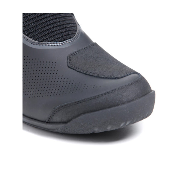 Мотоциклетні туристичні черевики Dainese Freeland 2 Gore-Tex® чорні