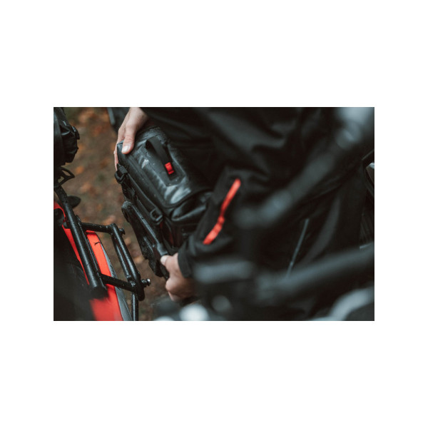 Сумки водонепроникні SysBag WP S/S SW-MOTECH + кріплення SLC для Ducati Monster 821 (17-) ємність: 2 x 12-16L