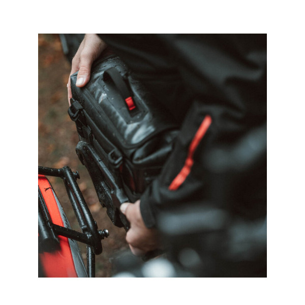 Водонепроникні сумки SysBag WP M/S SW-MOTECH + кріплення SLC для Honda CB500F (18-) / CBR500R (18-), CB 500 Hornet (24-) об'єм: 17-23L / 12-16L
