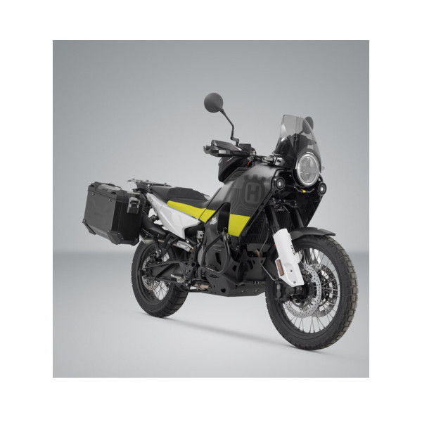 Комплект: бічні кофри TRAX ADV + кріплення PRO 45/37 L Sw-Motech Husqvarna Norden 901 HQV N (21-), Norden 901 Expedition (23-) (ємність 37 і 45 L) чорні