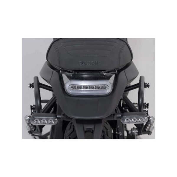 Комплект: бічні пластикові кофри Urban ABS + стійки SLC Sw-Motech Benelli Leoncino 800 (21-) об'єм: 2 x 16,5l