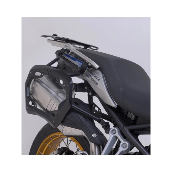 Комплект: бічні кофри + кріплення Pro TRAX ADV SW-Motech Voge 900 DSX (23-) сріблясті об'єм: 45 + 37л