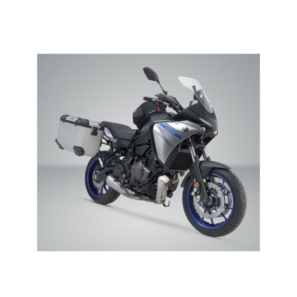 Комплект: бічні кофри + кріплення EVO TRAX ADV SW-Motech Yamaha MT-07 Tracer (16-) об'єм: 2 x 45 L сріблясті