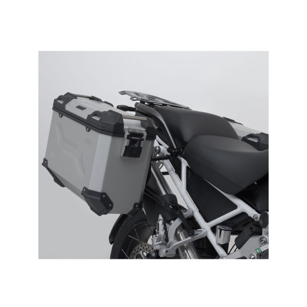 Комплект: бічні кофри + стійка PRO TRAX ADV SW-MOTECH 45/37 для мотоцикла Triumph Tiger 1200 GT Explorer / Rally Explorer (22-) (ємність 37 і 45 L) чорні