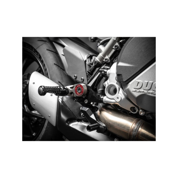 Комплект регульованих підніжків з важелями GILLES MUE2-D03 Ducati Streetfighter V2 955 ABS (22-24) чорний-червоний