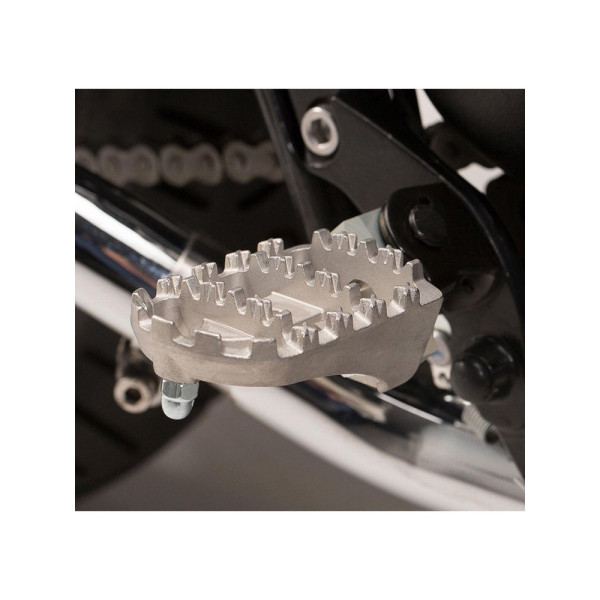 Підніжки SW-Motech Triumph Bonneville/ T 100/ SE (04-)/ Scrambler (05-) сріблясті