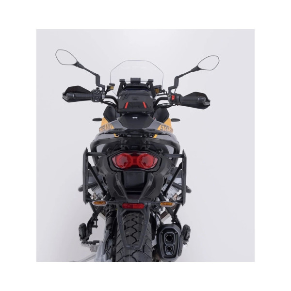 Комплект: бічні кофри DUSC M + кріплення PRO SW-Motech Moto Guzzi Stelvio (23-) об'єм: 2 x 33 л