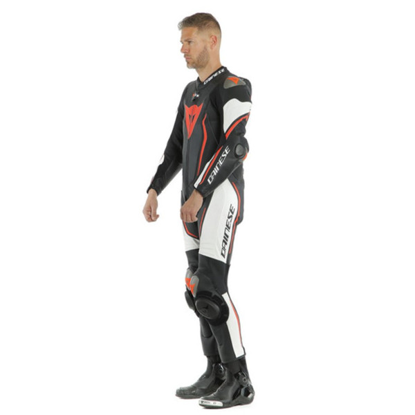 Мотоцикловий комбінезон одночастинний Dainese Misano 2 D-Air® з повітряною подушкою чорний-біло-червоний