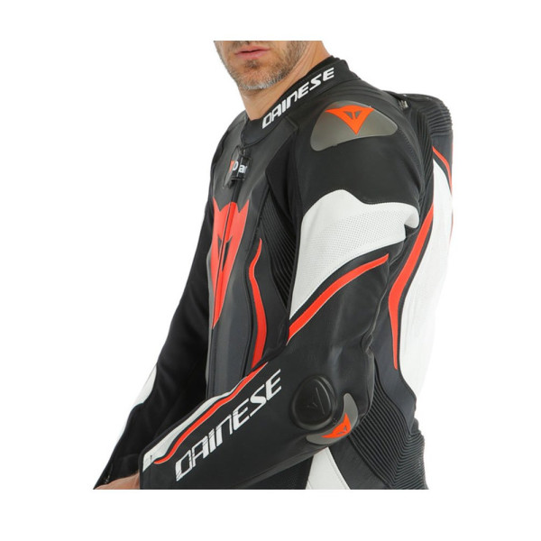 Мотоцикловий комбінезон одночастинний Dainese Misano 2 D-Air® з повітряною подушкою чорний-біло-червоний