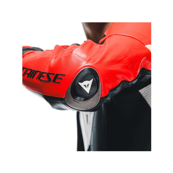 Мотоциклетний комбінезон одночастинний Dainese Mugello 3 D-Air® з повітряною подушкою перфорована версія чорний-червоний-білий