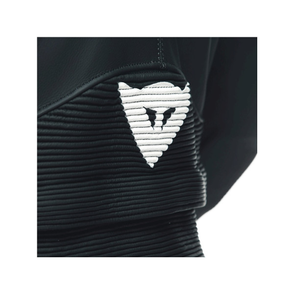 Двочастинний мотоциклетний комбінезон Dainese AVRO 4 чорний-білий