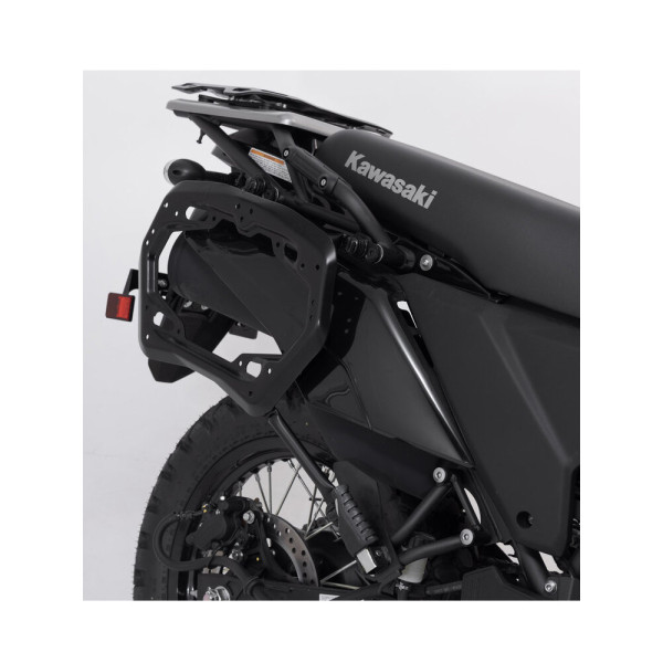 Комплект: бічні кофри + стійка PRO TRAX ADV SW-MOTECH 45/37 для мотоцикла Kawasaki KLR 650 / S (22-) (ємність 37 і 45 L) срібні