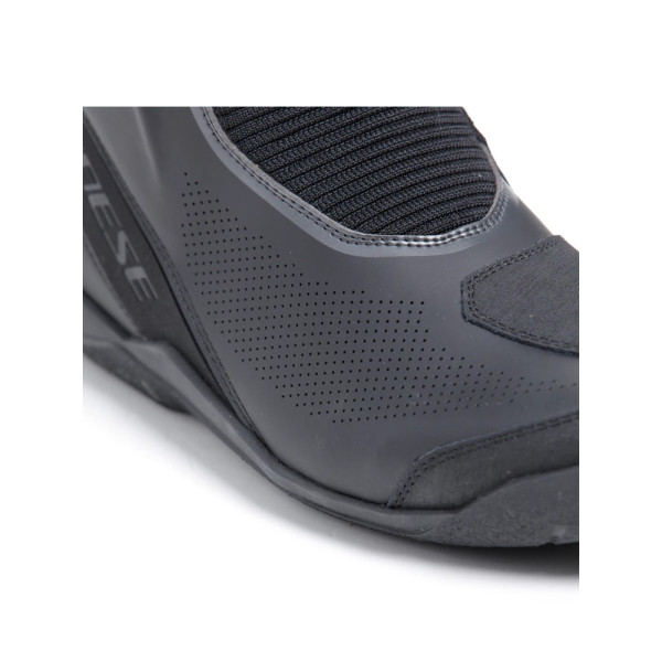 Мотоциклетні туристичні черевики Dainese Freeland 2 Gore-Tex® чорні