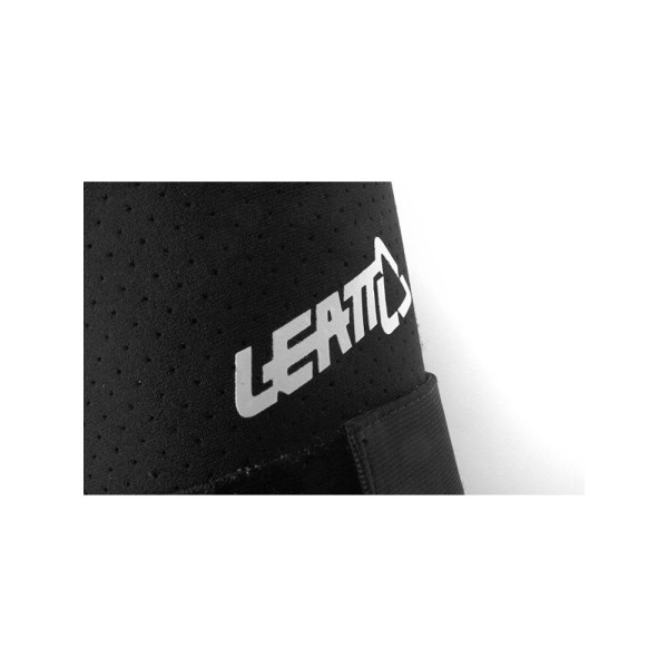 Захисник плеча Leatt на ліву сторону