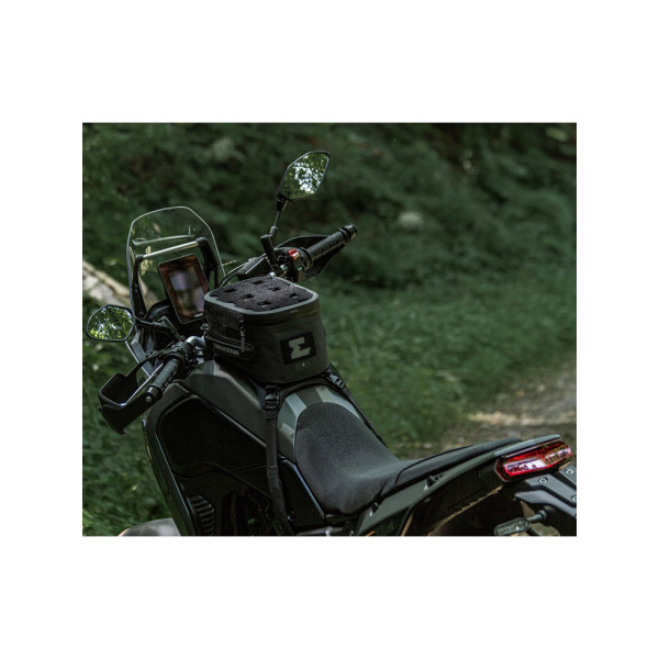 Сумка на бак Tankbag Enduristan Sandstorm 5.06 чорна об'єм: 6л