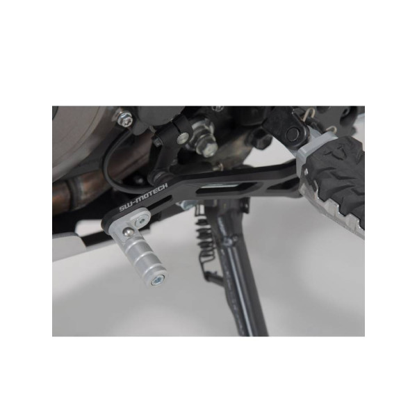 Двохчастинна дужка зміни передач SW-MOTECH Suzuki V-Strom 1050 DE (23-), V-Strom 1000/XT (14-19), V-Strom 1050/XT (20-)