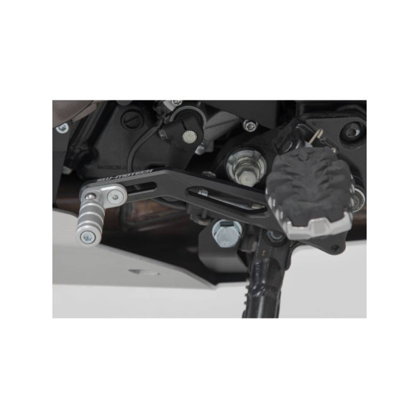 Двохчастинна дужка зміни передач SW-MOTECH Suzuki V-Strom 1050 DE (23-), V-Strom 1000/XT (14-19), V-Strom 1050/XT (20-)