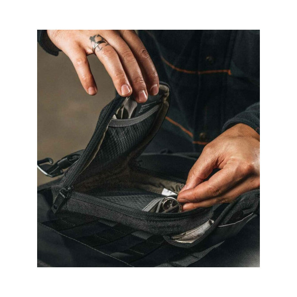 Аксесуарна сумка SW-Motech Legend Gear LA10 чорна об'єм: 1,5л